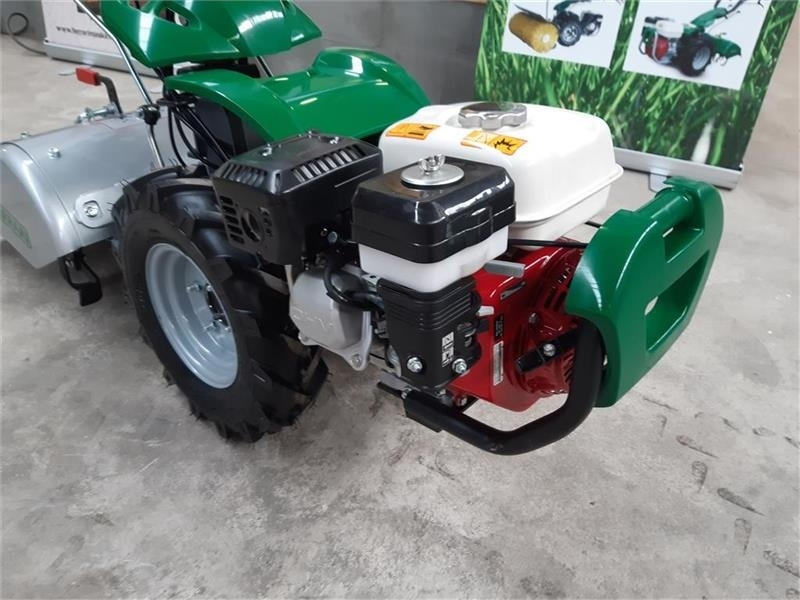 Ferrari 328 - Máy cày đa dụng: hình 4 Ferrari 328 - Máy cày đa dụng: hình 4