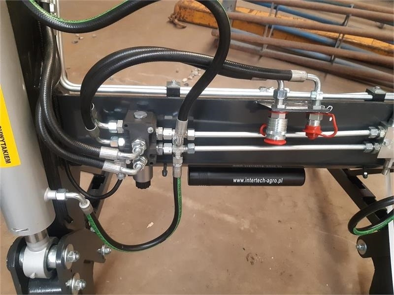 Inter-Tech 1600 - Máy chất hàng trước cho máy cày: hình 4 Inter-Tech 1600 - Máy chất hàng trước cho máy cày: hình 4