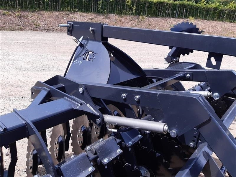Inter-Tech Diskharve 4 meter J-Maskiner 4 meter med hydraulis - Bừa đĩa: hình 4 Inter-Tech Diskharve 4 meter J-Maskiner 4 meter med hydraulis - Bừa đĩa: hình 4