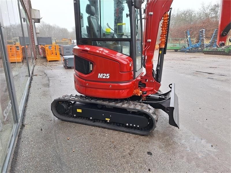 Mole M25 - Máy xúc mini: hình 3 Mole M25 - Máy xúc mini: hình 3