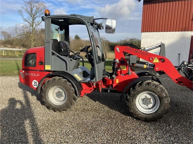Weidemann 2070 LP - Máy xúc lật mini gấp khúc: hình 1 Weidemann 2070 LP - Máy xúc lật mini gấp khúc: hình 1