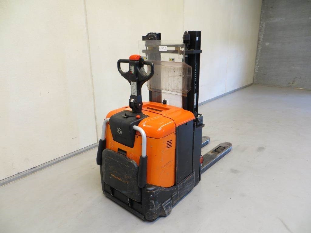 BT SPE125 - Máy xếp chồng: hình 4 BT SPE125 - Máy xếp chồng: hình 4