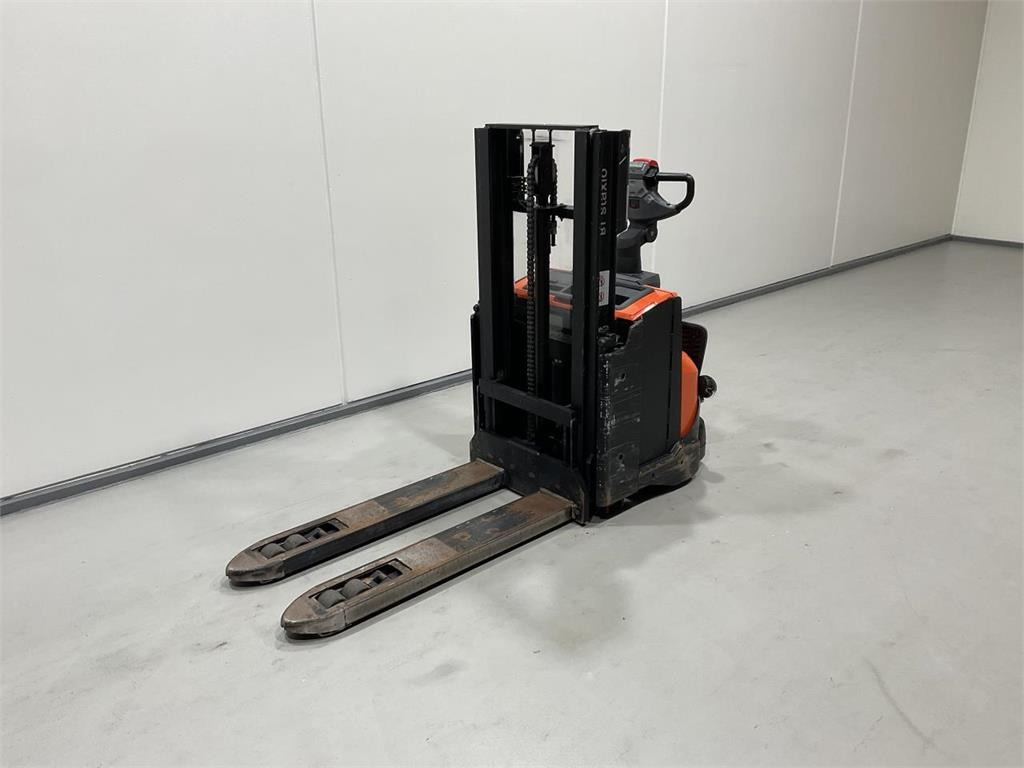 BT SWE200D - Máy xếp chồng: hình 4 BT SWE200D - Máy xếp chồng: hình 4