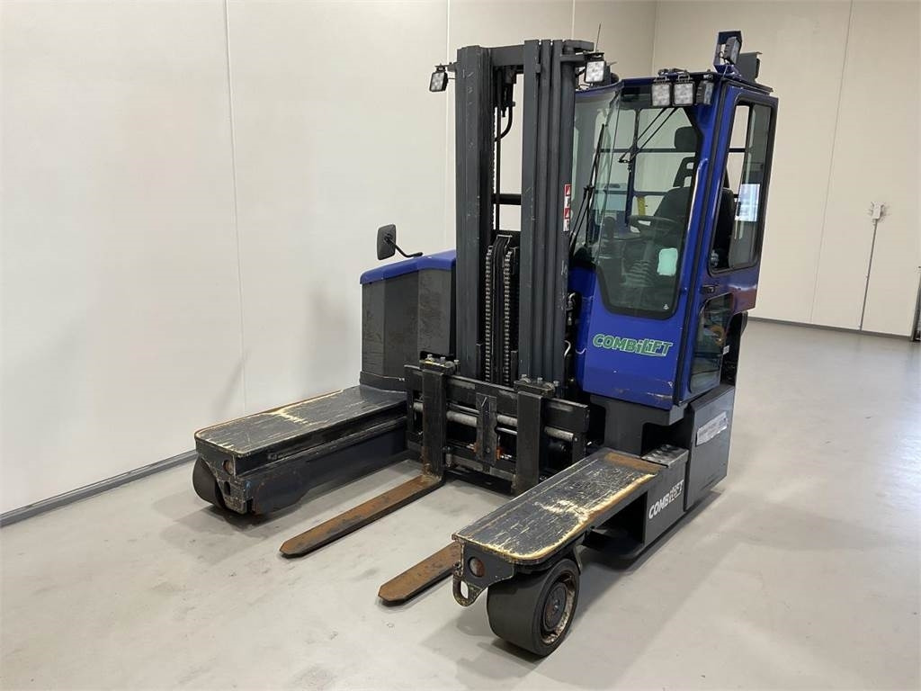Combilift C4000ET - Xe tải tiếp cận 4 hướng: hình 4 Combilift C4000ET - Xe tải tiếp cận 4 hướng: hình 4