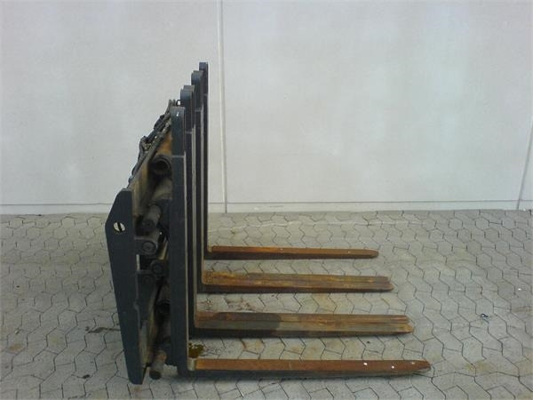 Elm 2HGF3016-0 - Chĩa: hình 1 Elm 2HGF3016-0 - Chĩa: hình 1
