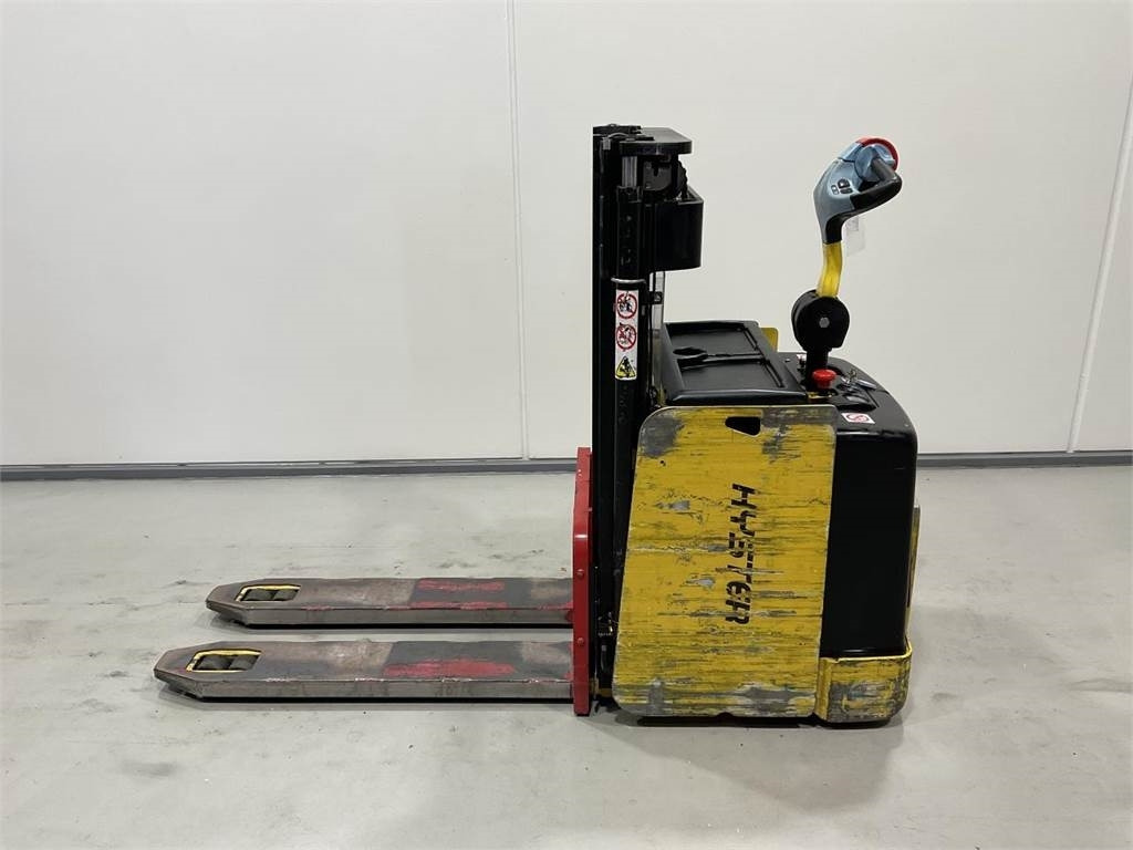 Hyster P2.0SD-17 - Máy xếp chồng: hình 3 Hyster P2.0SD-17 - Máy xếp chồng: hình 3