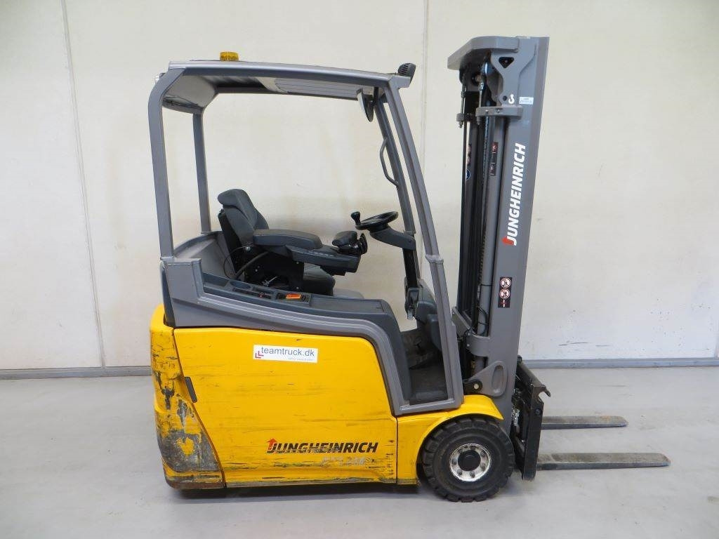 Xe nâng điện Jungheinrich EFG216K: hình 8