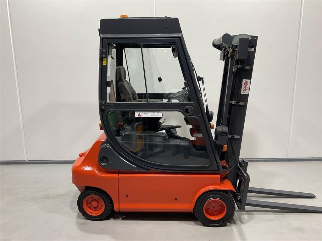Linde E20P-02 - Xe nâng điện: hình 1 Linde E20P-02 - Xe nâng điện: hình 1