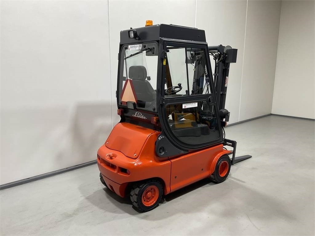 Linde E20P-02 - Xe nâng điện: hình 2 Linde E20P-02 - Xe nâng điện: hình 2
