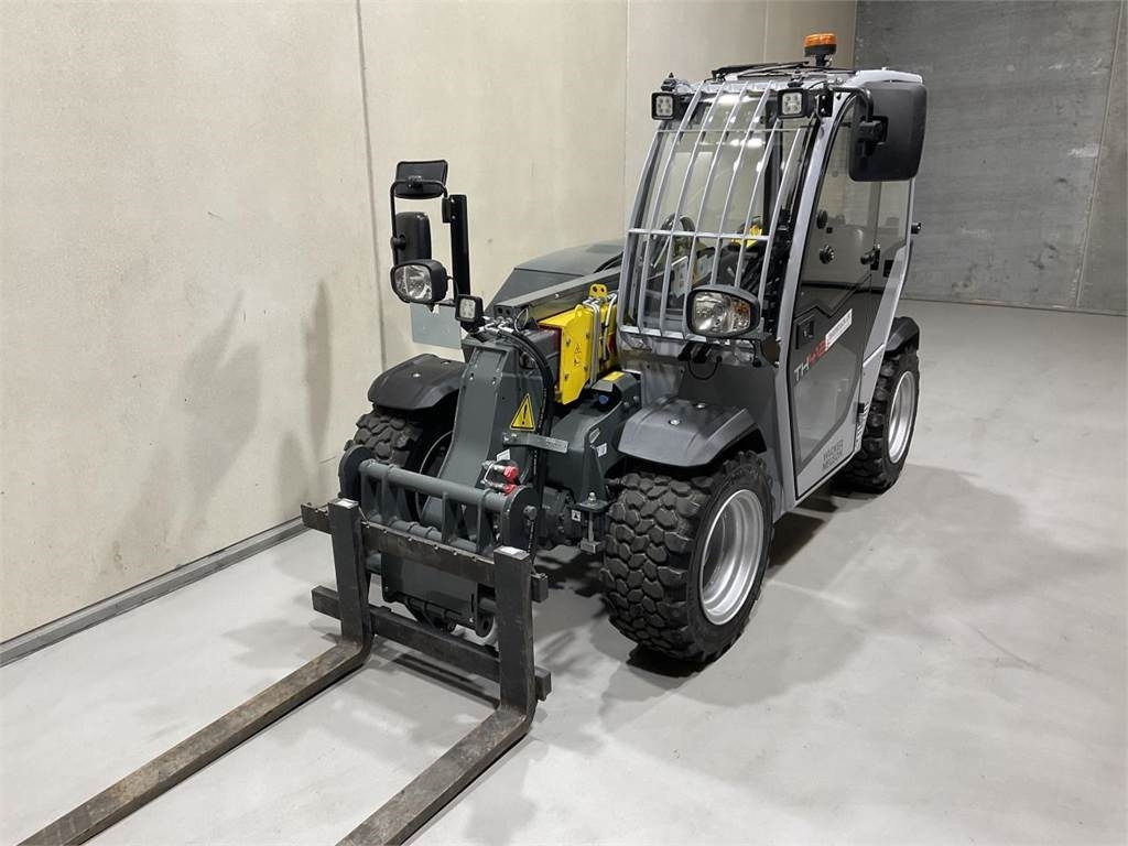 Wacker Neuson TH412 - Xe nâng người hình viễn vọng kính: hình 4 Wacker Neuson TH412 - Xe nâng người hình viễn vọng kính: hình 4