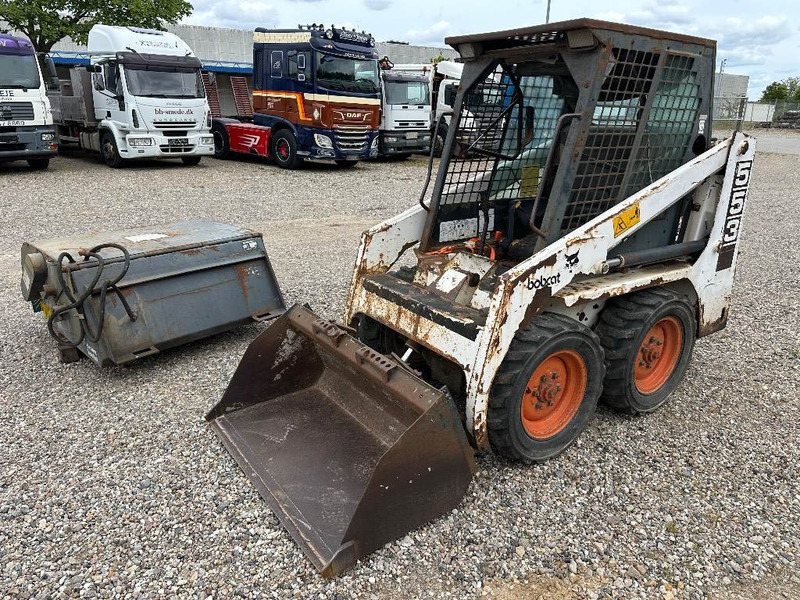 Bobcat 553 - Máy xúc lật đa năng: hình 1 Bobcat 553 - Máy xúc lật đa năng: hình 1
