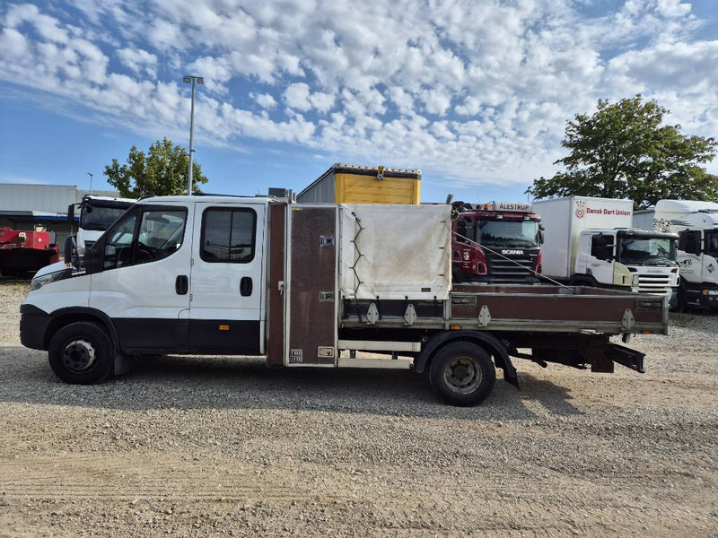 Iveco Daily 70c17 // med lad og presenning - Xe tải thùng lửng/ Phẳng: hình 2 Iveco Daily 70c17 // med lad og presenning - Xe tải thùng lửng/ Phẳng: hình 2
