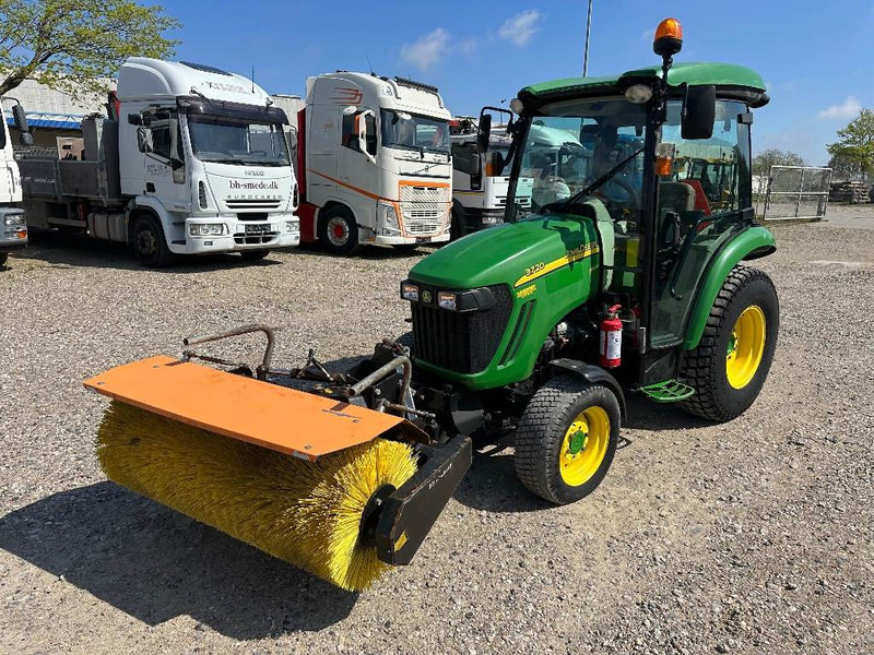 John Deere 3720 M/ Hydraulisk kost - Máy cày mini: hình 1 John Deere 3720 M/ Hydraulisk kost - Máy cày mini: hình 1