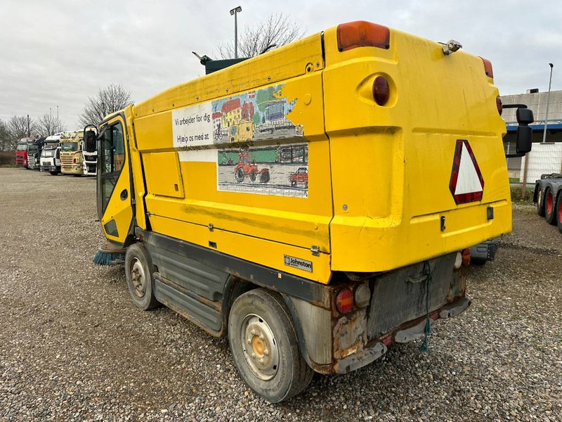 Johnston CN400 - Xe quét đường: hình 2 Johnston CN400 - Xe quét đường: hình 2
