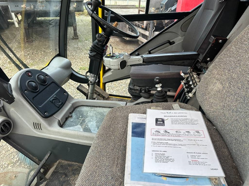 Johnston CN400 - Xe quét đường: hình 2 Johnston CN400 - Xe quét đường: hình 2