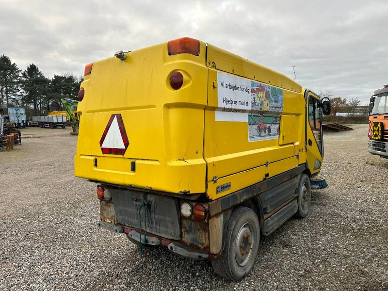 Johnston CN400 - Xe quét đường: hình 5 Johnston CN400 - Xe quét đường: hình 5