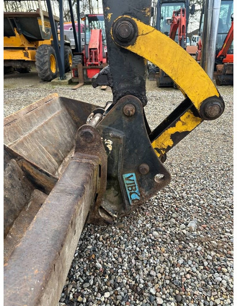 Komatsu PC 75 - Máy xúc mini: hình 4 Komatsu PC 75 - Máy xúc mini: hình 4