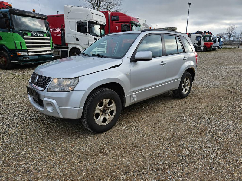 Suzuki Grand Vitara 2,0 GLX aut. Van 5d - Xe hơi: hình 1 Suzuki Grand Vitara 2,0 GLX aut. Van 5d - Xe hơi: hình 1