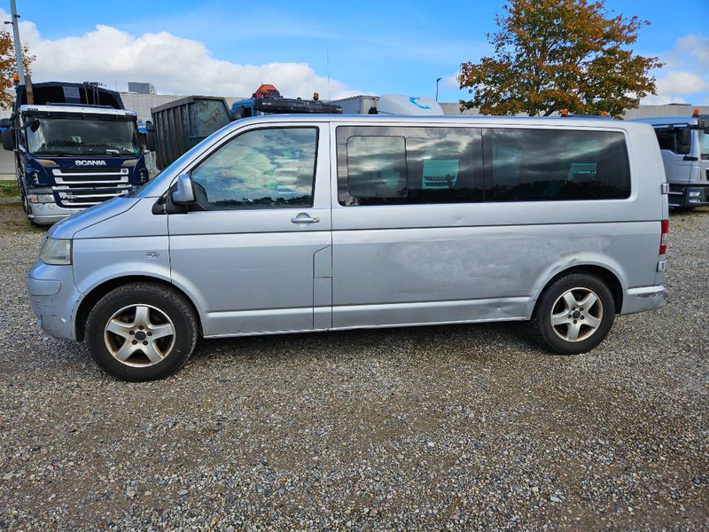 Volkswagen Caravelle 2,5 TDi 130 Comfortline 9prs 4d - Xe bus mini, Xe van chở khách: hình 2 Volkswagen Caravelle 2,5 TDi 130 Comfortline 9prs 4d - Xe bus mini, Xe van chở khách: hình 2