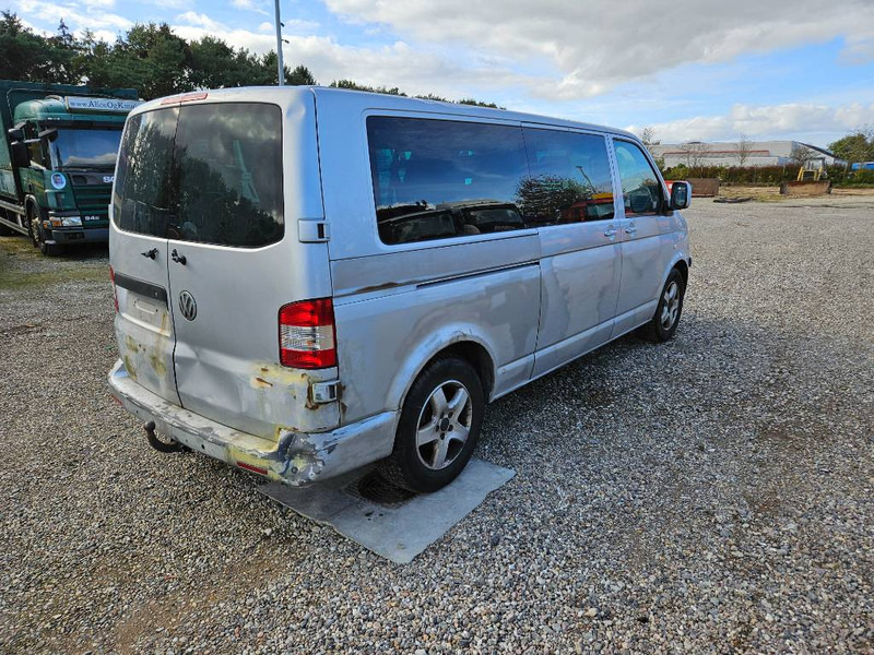 Volkswagen Caravelle 2,5 TDi 130 Comfortline 9prs 4d - Xe bus mini, Xe van chở khách: hình 4 Volkswagen Caravelle 2,5 TDi 130 Comfortline 9prs 4d - Xe bus mini, Xe van chở khách: hình 4
