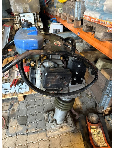Weber Jordloppe - Máy đầm: hình 2 Weber Jordloppe - Máy đầm: hình 2