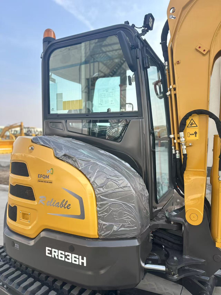 Máy xúc mới SDLG ER636H: hình 12