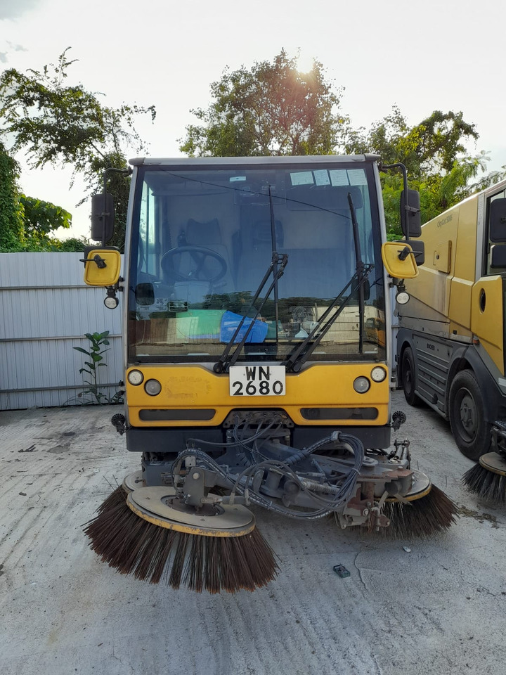 Bucher CityCat 5006 - Xe quét đường: hình 2 Bucher CityCat 5006 - Xe quét đường: hình 2