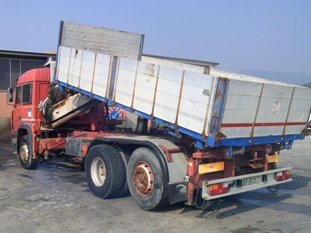 Interior photo 1: Xe ben, Xe cẩu tự hành IVECO 190.42