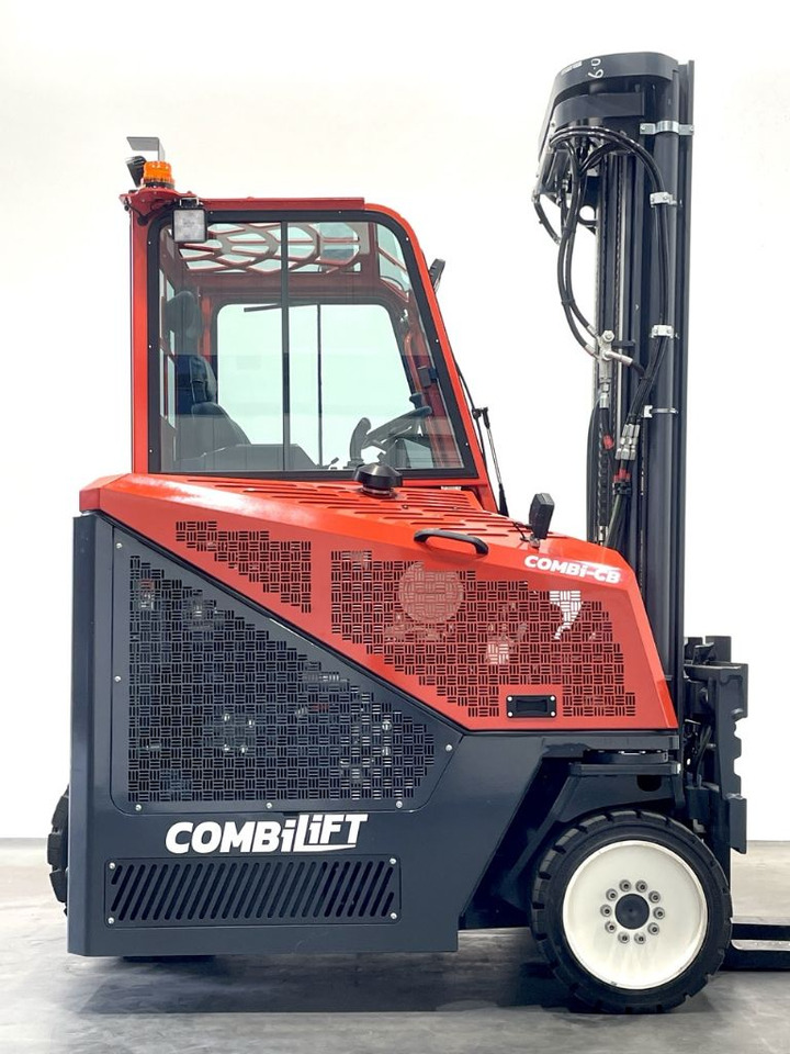 Combilift CB4000 - Xe tải tiếp cận 4 hướng: hình 4 Combilift CB4000 - Xe tải tiếp cận 4 hướng: hình 4