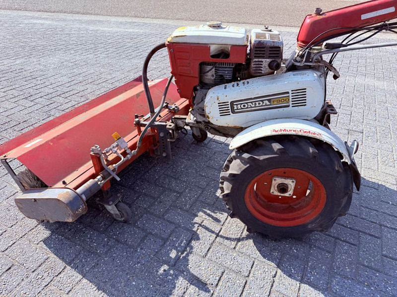 Honda F800 Veegmachine - Xe quét đường: hình 2 Honda F800 Veegmachine - Xe quét đường: hình 2