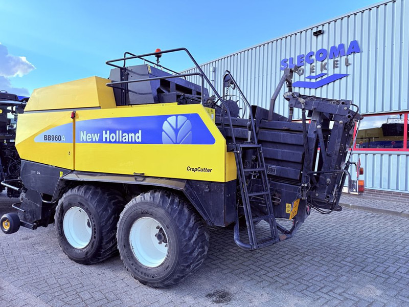 New Holland BB960A CropCutter 120x90 - Máy móc nông nghiệp: hình 3 New Holland BB960A CropCutter 120x90 - Máy móc nông nghiệp: hình 3