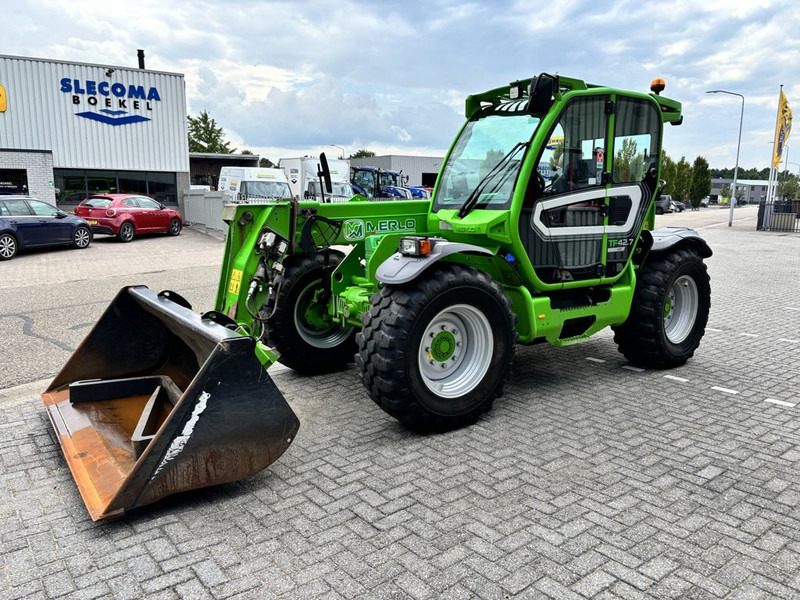 Merlo TF42.7-145 CVTRONIC - Xe nhấc hình viễn vọng kính: hình 1 Merlo TF42.7-145 CVTRONIC - Xe nhấc hình viễn vọng kính: hình 1