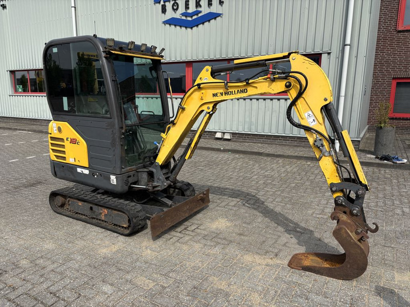 New Holland E18C Minigraver - Máy xúc mini: hình 4 New Holland E18C Minigraver - Máy xúc mini: hình 4