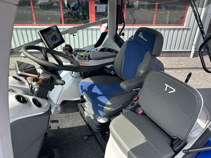 New Holland T7.300 AC New Gen Blue Power DEMO - Máy cày: hình 5 New Holland T7.300 AC New Gen Blue Power DEMO - Máy cày: hình 5