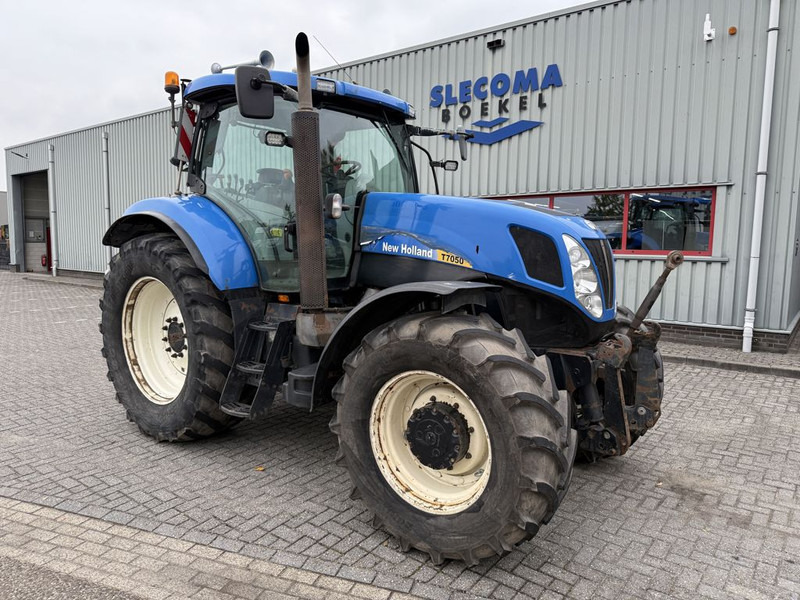 New Holland T7050 Power Command - Máy cày: hình 4 New Holland T7050 Power Command - Máy cày: hình 4