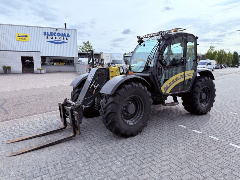 New Holland TH6.36 PLUS - Xe nhấc hình viễn vọng kính: hình 1 New Holland TH6.36 PLUS - Xe nhấc hình viễn vọng kính: hình 1