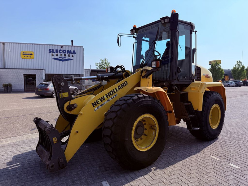 New Holland W110C Wiellader - Máy xúc lật bánh lốp: hình 4 New Holland W110C Wiellader - Máy xúc lật bánh lốp: hình 4