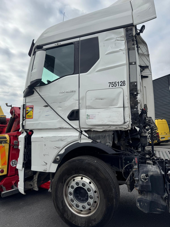 MAN TGX 18.520 - Xe đầu kéo: hình 4 MAN TGX 18.520 - Xe đầu kéo: hình 4