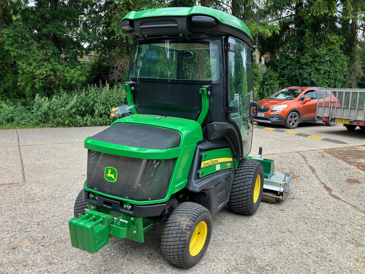John Deere 1585 out front mower - Máy cắt cỏ vườn: hình 2 John Deere 1585 out front mower - Máy cắt cỏ vườn: hình 2