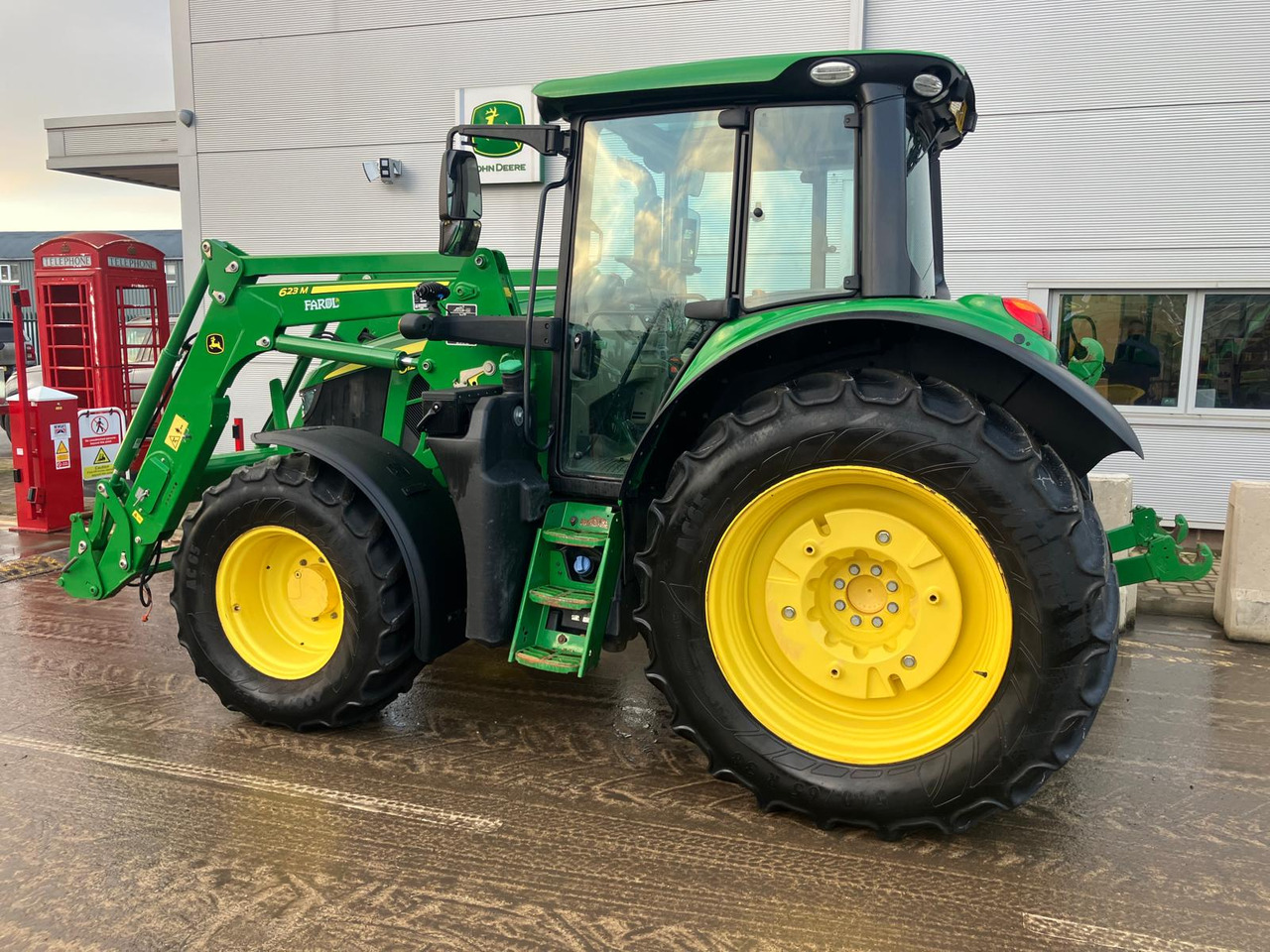John Deere 6120M - Máy cày: hình 4 John Deere 6120M - Máy cày: hình 4