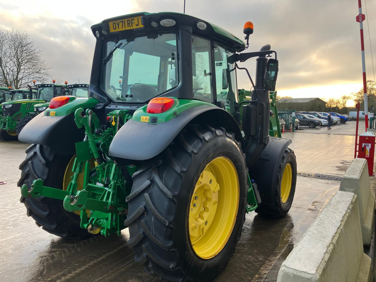 John Deere 6120M - Máy cày: hình 5 John Deere 6120M - Máy cày: hình 5
