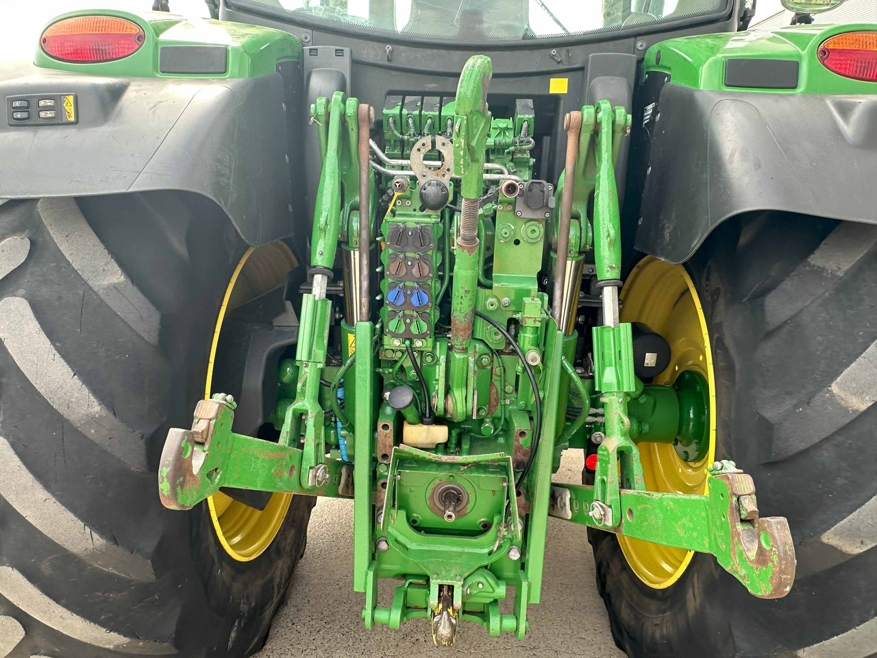 John Deere 6155R - Máy cày: hình 5 John Deere 6155R - Máy cày: hình 5