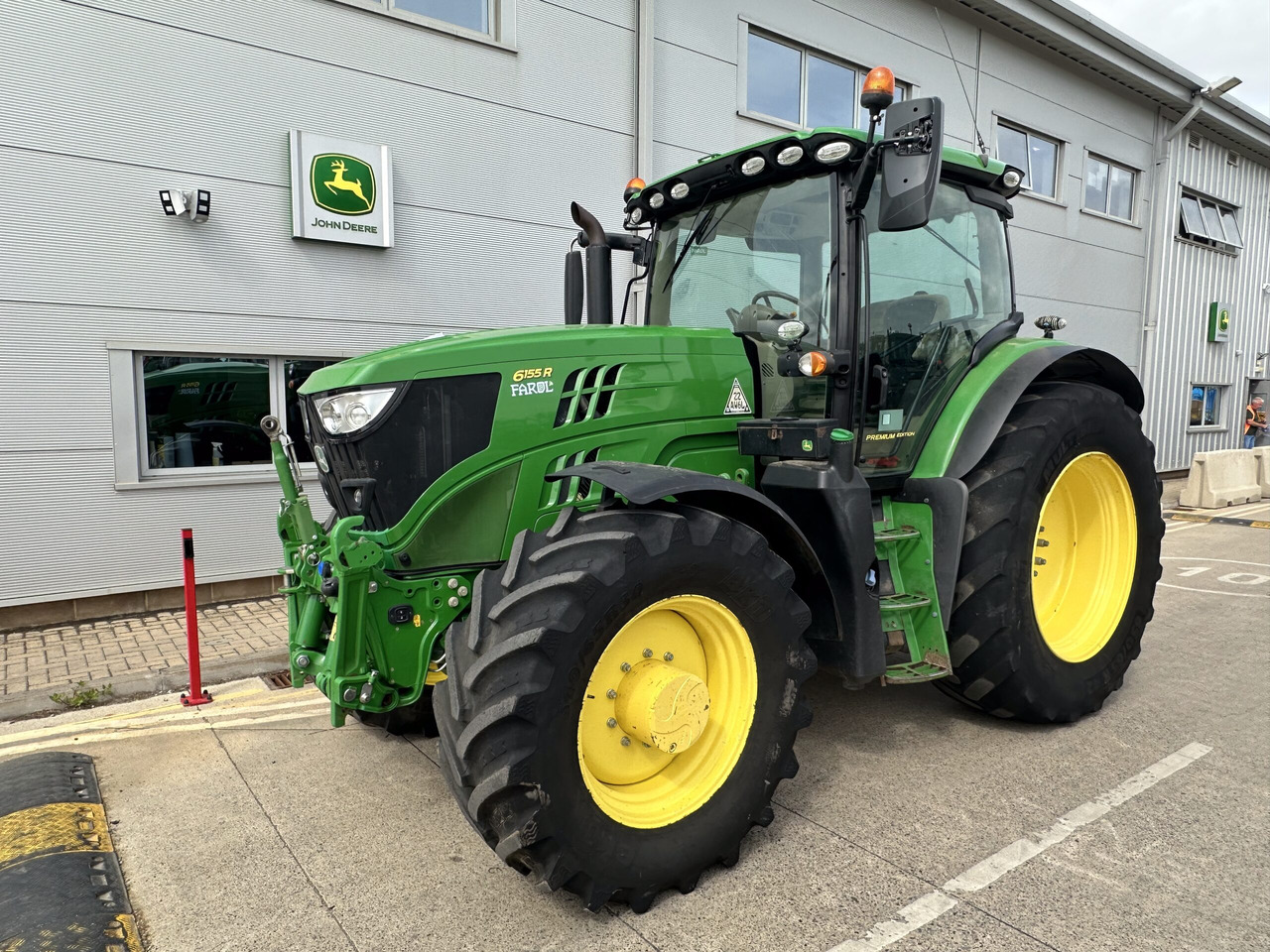 John Deere 6155R - Máy cày: hình 1 John Deere 6155R - Máy cày: hình 1
