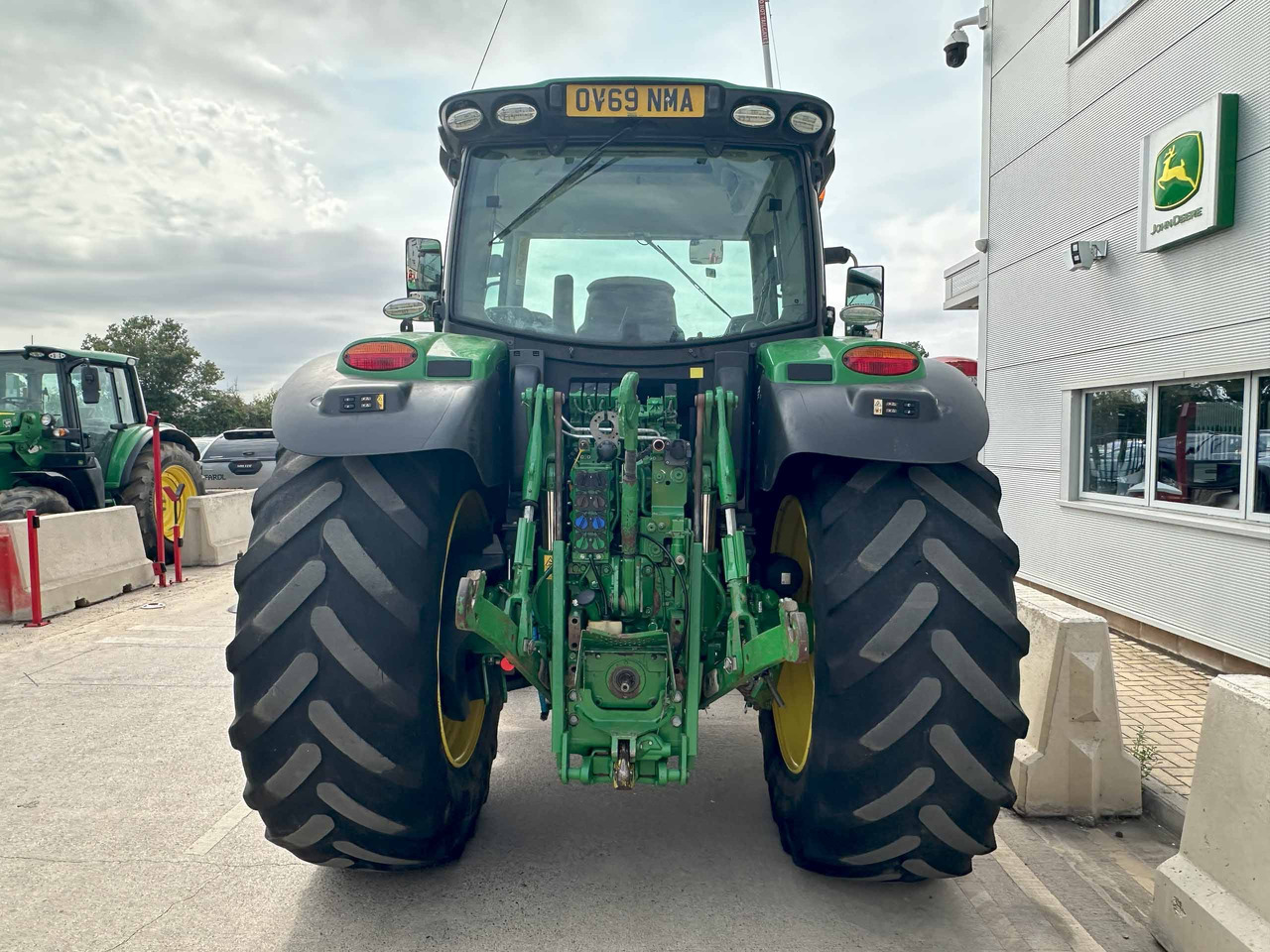 John Deere 6155R - Máy cày: hình 4 John Deere 6155R - Máy cày: hình 4