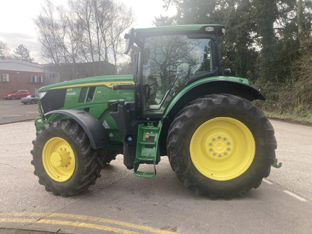John Deere 6215R - Máy cày: hình 2 John Deere 6215R - Máy cày: hình 2