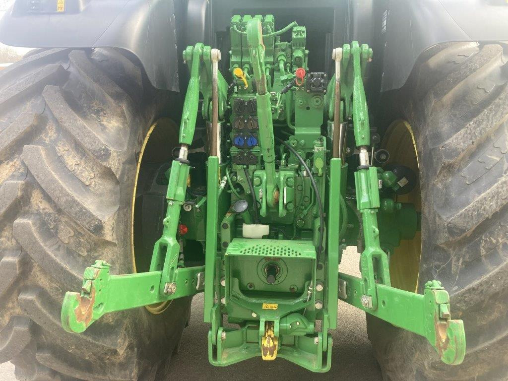 John Deere 6215R - Máy cày: hình 5 John Deere 6215R - Máy cày: hình 5