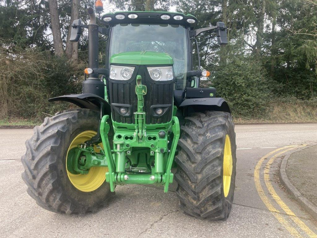 John Deere 6215R - Máy cày: hình 3 John Deere 6215R - Máy cày: hình 3