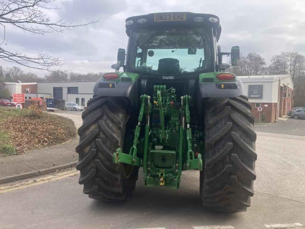 John Deere 6215R - Máy cày: hình 4 John Deere 6215R - Máy cày: hình 4