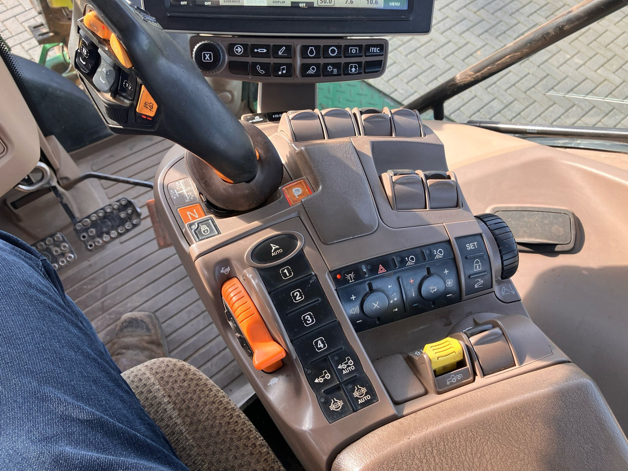 Máy cày John Deere 6250R: hình 16