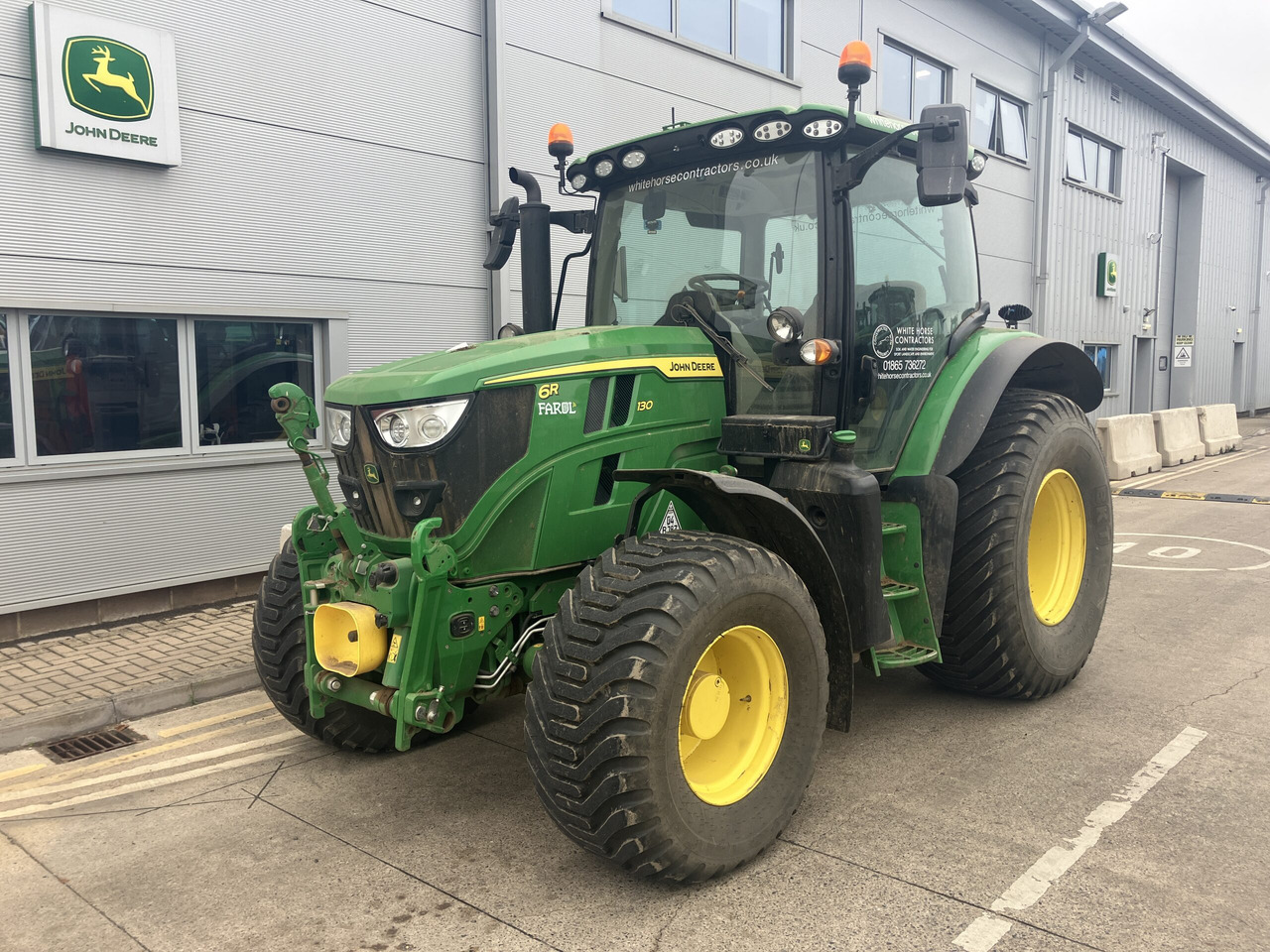 John Deere 6R 130 - Máy cày: hình 1 John Deere 6R 130 - Máy cày: hình 1
